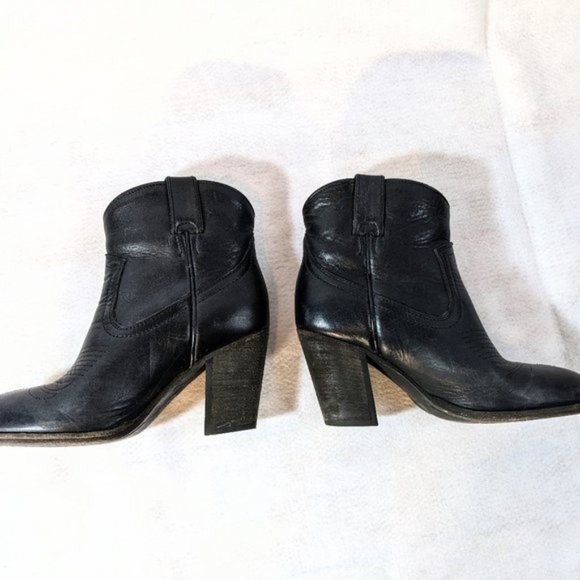 Frye Ilana Short Pull On Heel Ankle Boot - Picture 9 of 14